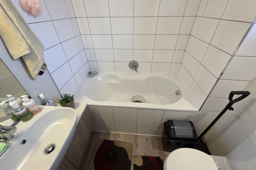 2 Bedroom Property for Sale in Ottery East Western Cape